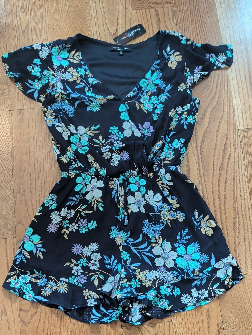 NWT One Clothing Blue Floral Romper Sz L